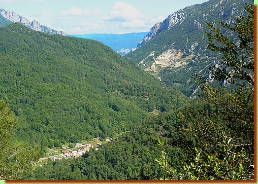 Gincla, les carrières et le château de Puilaurens